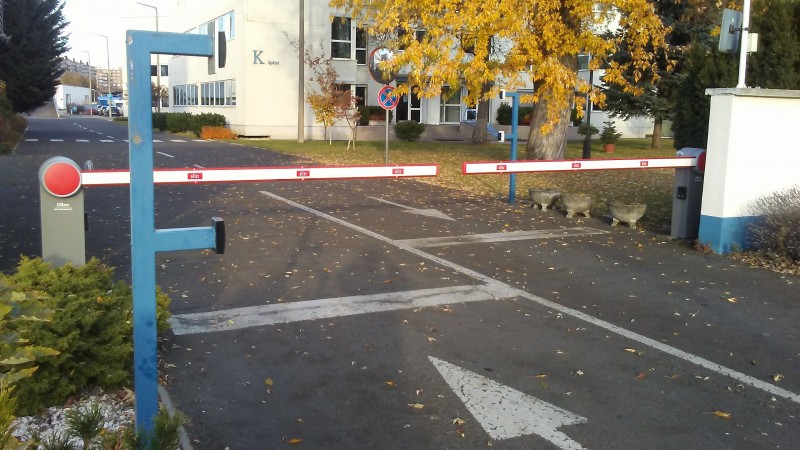 Fizető parkoló rendszerek 4 db Ditec sorompó teljeskörű kivitelezésünk Állami Intézmény budapesti telephelyén