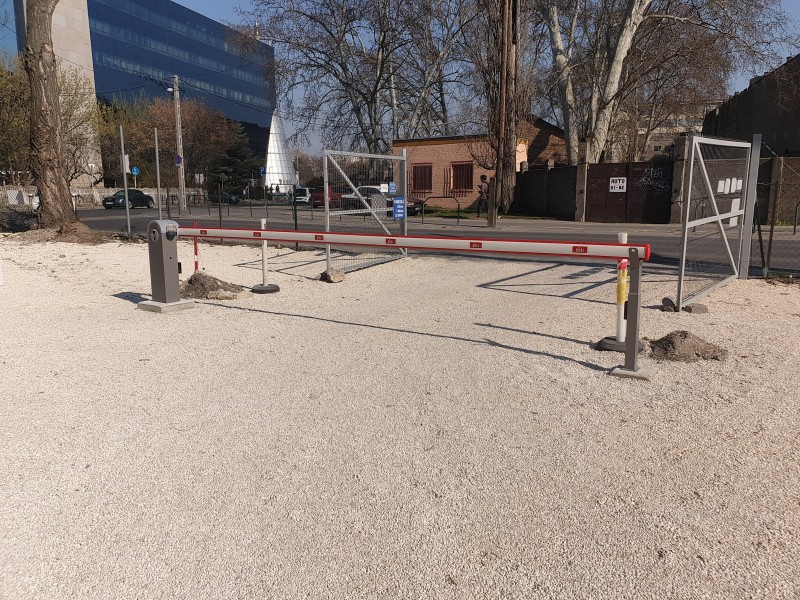Fizető parkoló rendszerek Ditec sorompò telepìtesünk, betonozàssal, kàbelezèssel Bp.13. kerületi parkolòhoz