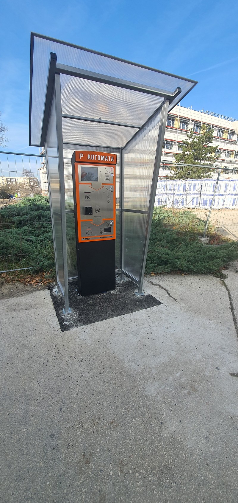 Fizető parkoló rendszerek Fizetős parkolórendszer kivitelezésünk Tatabányán a Szent Borbála kórháznak