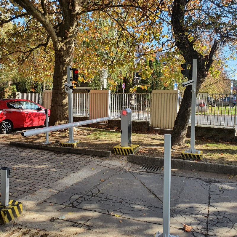 Fizető parkoló rendszerek Parkolórendszer kivitelezésünk rendszámfelismerő kamerákkal Hévízen a Hotel Carbonanak