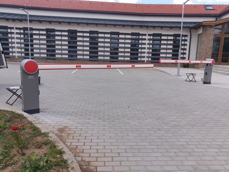 Fizető parkoló rendszerek Sorompòk kivitelezèse a maglòdi önkormànyzatnak